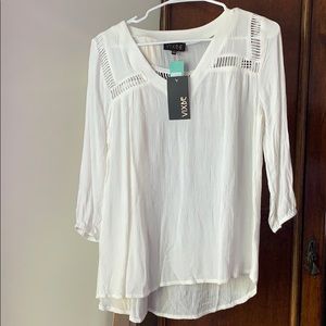 White loose shirt
